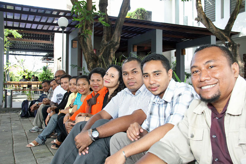 English Language Training Assistance (ELTA) students from Papua enjoy their break time at Indonesia Australia Language Foundation (IALF) in Denpasar.